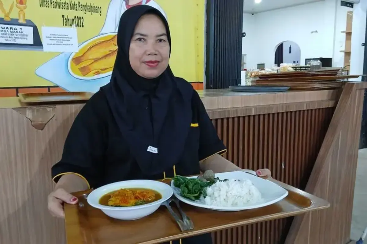 Sosok Tuti, Penjaga Resep Pusaka Lempah Kuning Dengan Pelanggan Artis Hingga Turis