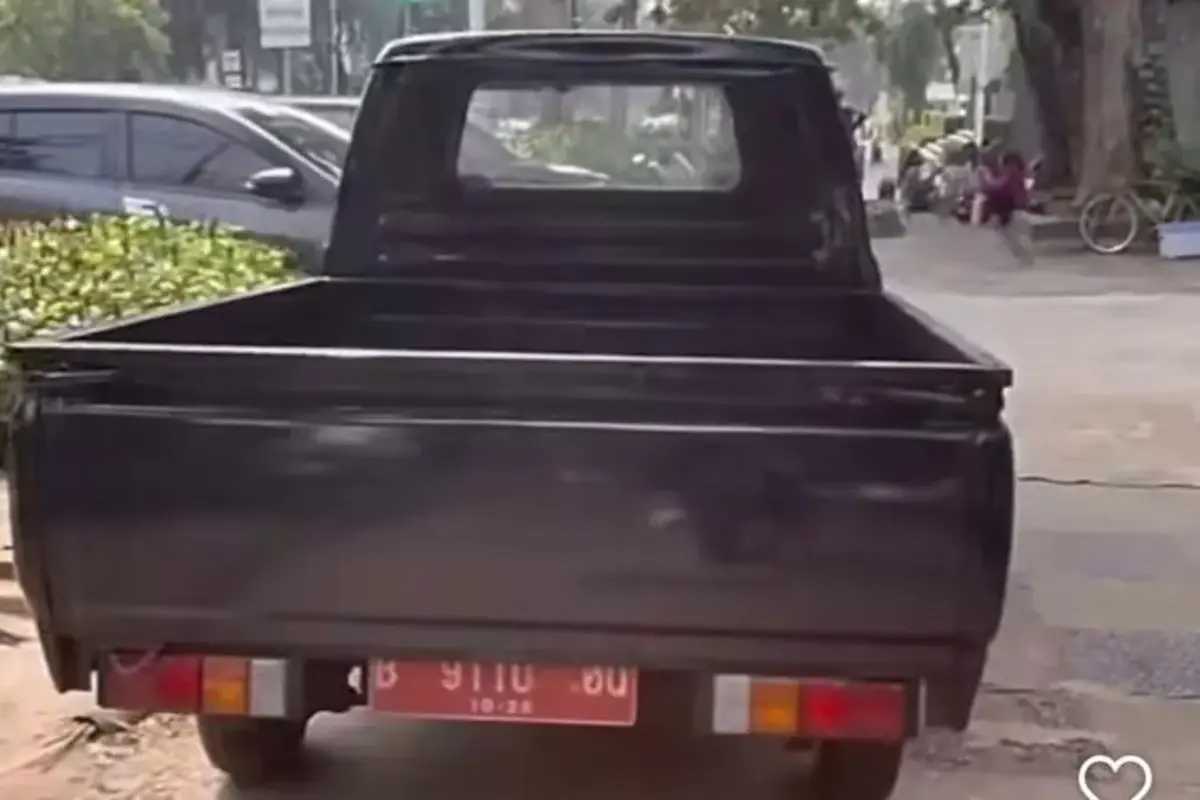 Mobil Dinas Parkir Di Trotoar Jakpus, Satpol Pp Dki Minta Maaf