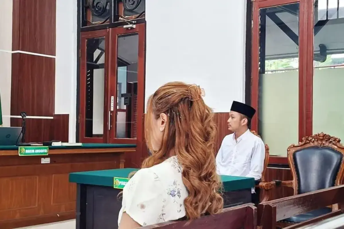 Tolak Diajak Balikan, Wanita Surabaya Digigit dan Tasnya Dibawa Mantan Pacar di Lobi Hotel