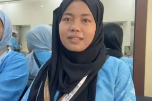 Kisah Haru Syafaroh, Gantikan Ibu Naik Haji di Usia 16 Tahun