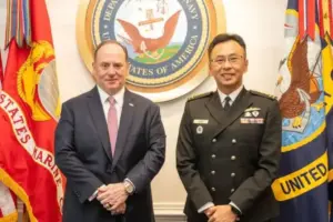 AS Tiba-tiba Pecat Menteri Angkatan Laut di Tengah Perang Iran, Ada Apa?