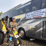 Jamaah Termuda 17 Tahun dan Tertua 88 Tahun, Calon Haji Kloter 3 Bogor Berangkat Penuh Haru