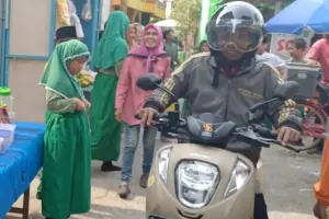 Motor Bantuan Langsung Dipakai, Perjalanan Pak Guru Azis Kini Lebih Singkat