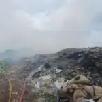 Tumpukan Sampah di Kelapa Gading Jakut Terbakar, Sudah 6 Jam Api Belum Padam