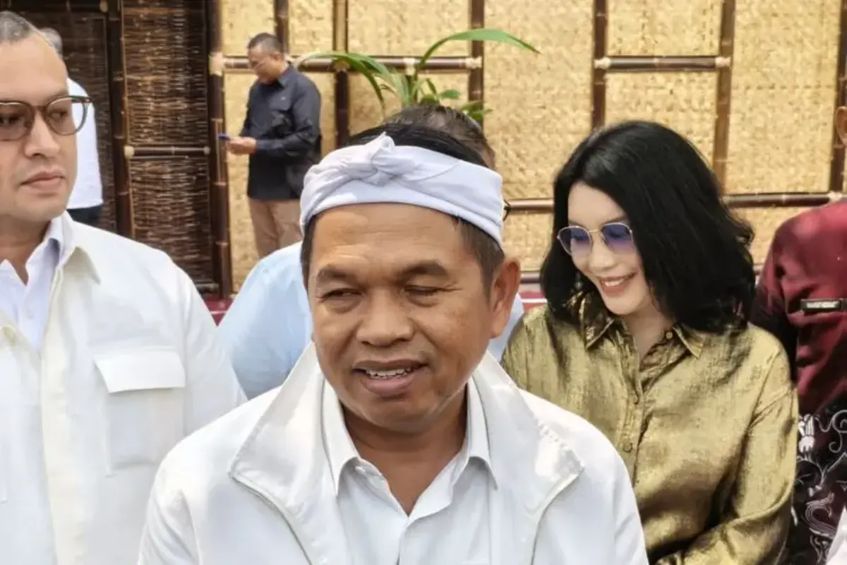 Duduk Perkara Spanduk "shut Up Kdm" Di Gbla, Berawal Dari Polemik Bonus Untuk Persib