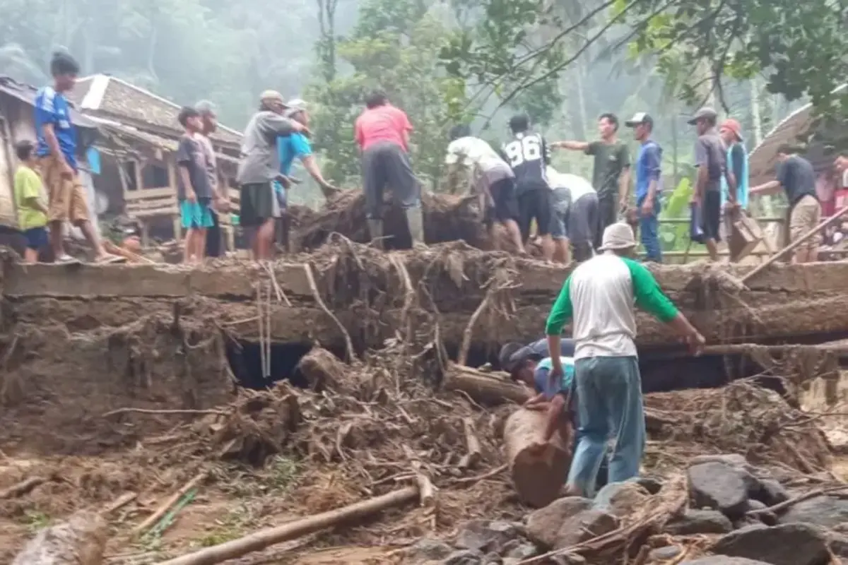 Longsor Terjang Cianjur, Dua Rumah Rusak Dan Akses Ke Gunung Padang Terdampak