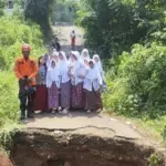 Jembatan Putus akibat Banjir di Jasinga Bogor, Akses Warga dan Anak Sekolah Terganggu