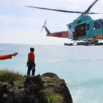2 Wisatawan Rusia Terjebak di Tebing Pantai Cemongkak Bali, Dievakuasi dengan Helikopter