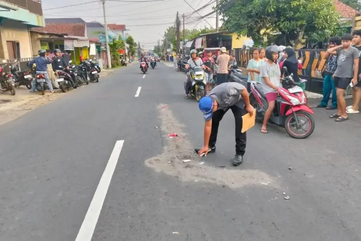 Gagal Nyalip, Pengendara Motor Di Banyumas Tewas Terlindas Dump Truck