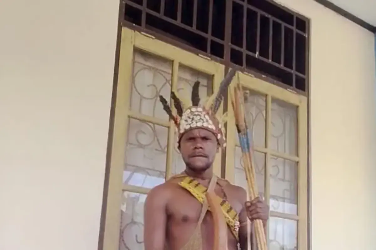Kisah Hengki Magai, Mahasiswa Papua Yang Kuliah Pakai Koteka Di Jayapura: Ini Identitas Kami...