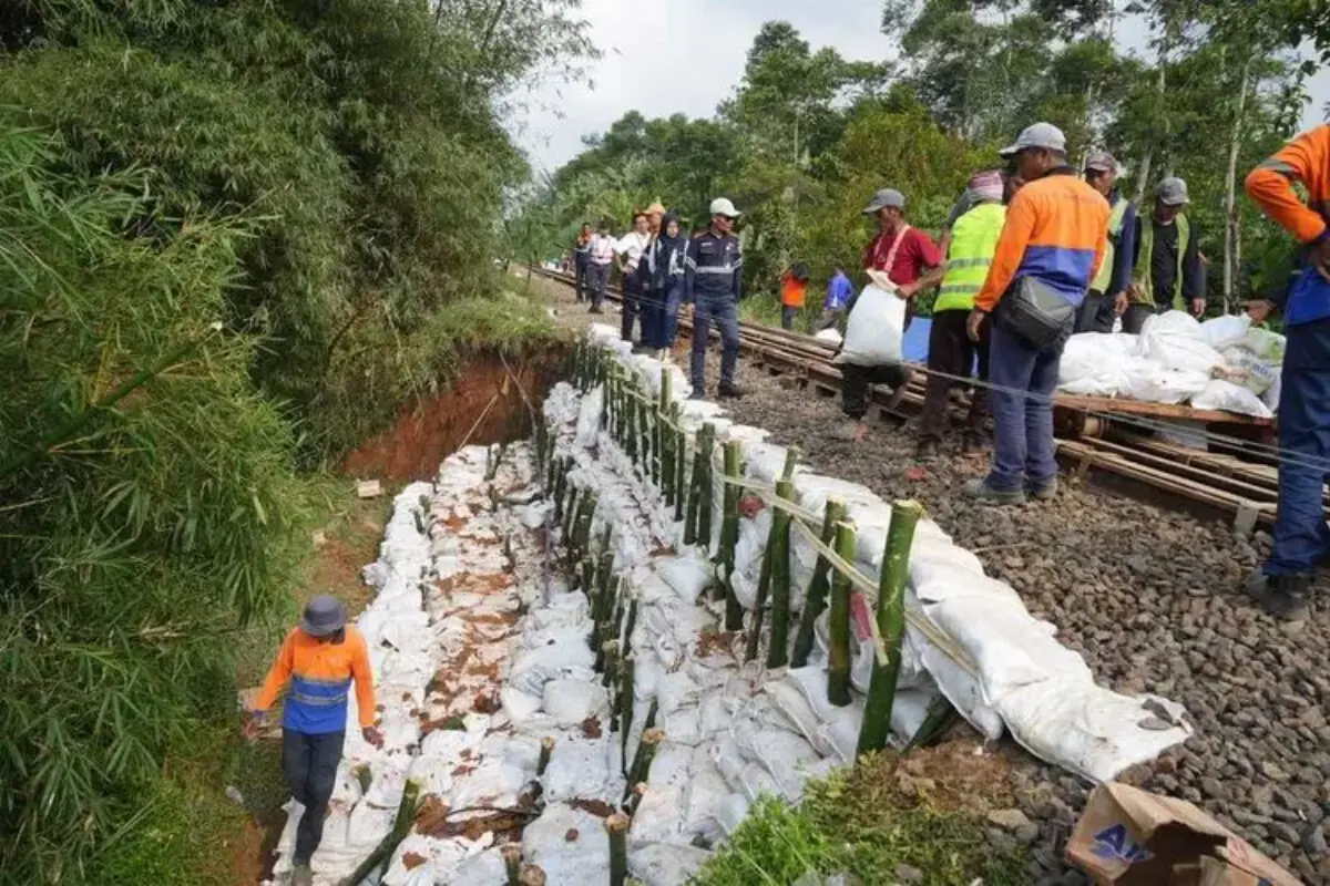 Jalur Cibeber Lampegan Selesai Diperbaiki, Perjalanan Ka Siliwangi Kembali Normal