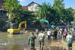 Pemkot Yogyakarta Normalisasi Sungai Winongo, Fokus Bongkar Kandang Ayam