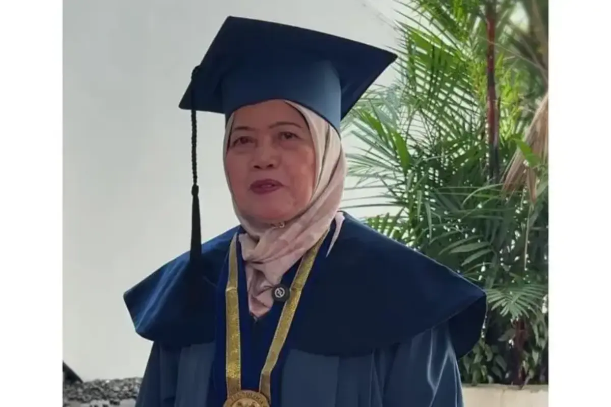Tunggu 30 Tahun Lanjut S3 Nuklir Itb, Endiah Lulus Di Usia 65 Tahun