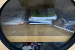 Majalah Sobek, Buku Menguning: Potret Koleksi Perpustakaan Mini di Jakarta yang Terabaikan
