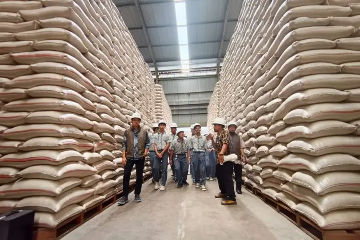 Stok Beras Melimpah Di Gudang Indramayu, Bulog: Saat Ini Tak Perlu Impor