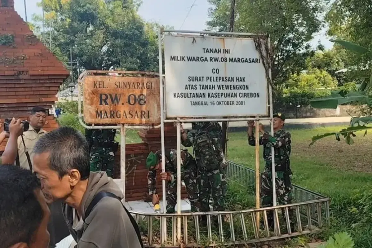 Copot Plang Bertulis "tanah Milik Warga Rw 08 Margasari Kota Cirebon", Tni Dan Warga Saling Klaim