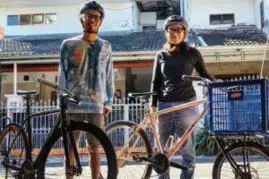 Kisah Verra dan Suami Tinggalkan Motor, Hemat Jutaan Rupiah dengan Bersepeda