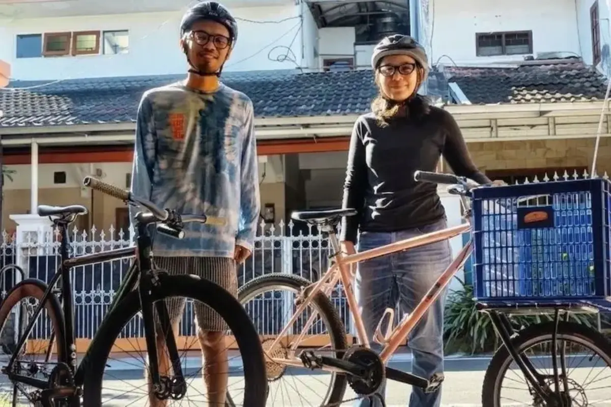 Kisah Verra Dan Suami Tinggalkan Motor, Hemat Jutaan Rupiah Dengan Bersepeda