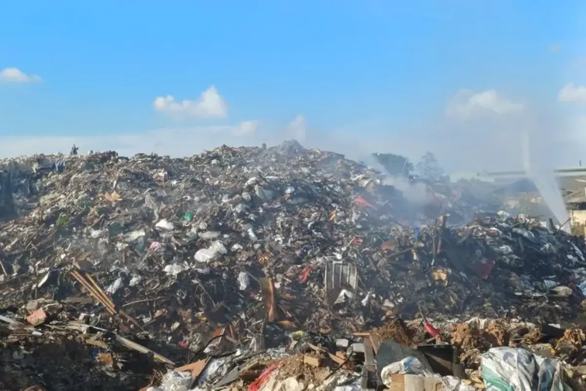 Tps Liar Di Kelapa Gading Jakut Terbakar 2 Hari, Sempat Padam Lalu Berasap Lagi