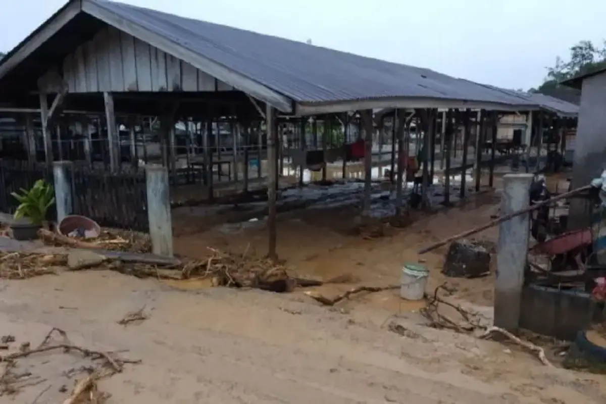 Banjir Taput Rusak Infrastruktur Hingga Listrik Padam, 150 Kk Mengungsi Di Fasilitas Umum