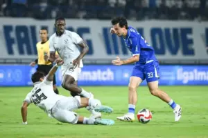 Ditahan Arema FC, Bojan Hodak Bahas Finishing Persib dan Keluhkan Kondisi Lapangan