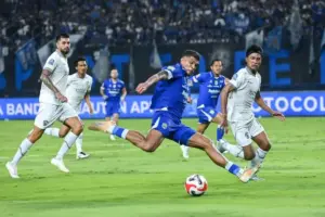 Jadwal Persib Usai Ditahan Arema FC di 5 Laga Sisa: 3 Tim Berpeluang Jegal Maung