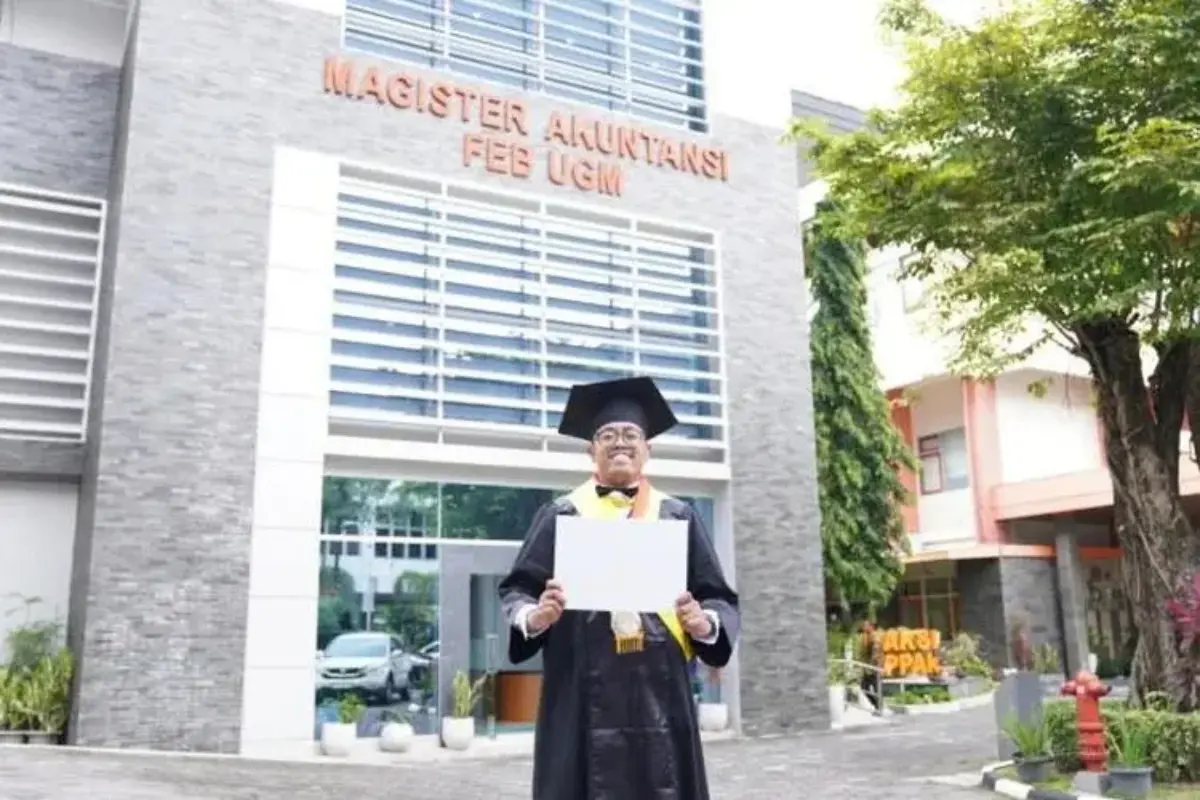 Kisah Asn Buono Aji, Lulus S2 Ugm Dengan Ipk Sempurna Kurang Dari 2 Tahun
