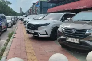 Dibangun Ratusan Miliar, Pedestrian di Batam Berubah Fungsi Jadi Parkiran