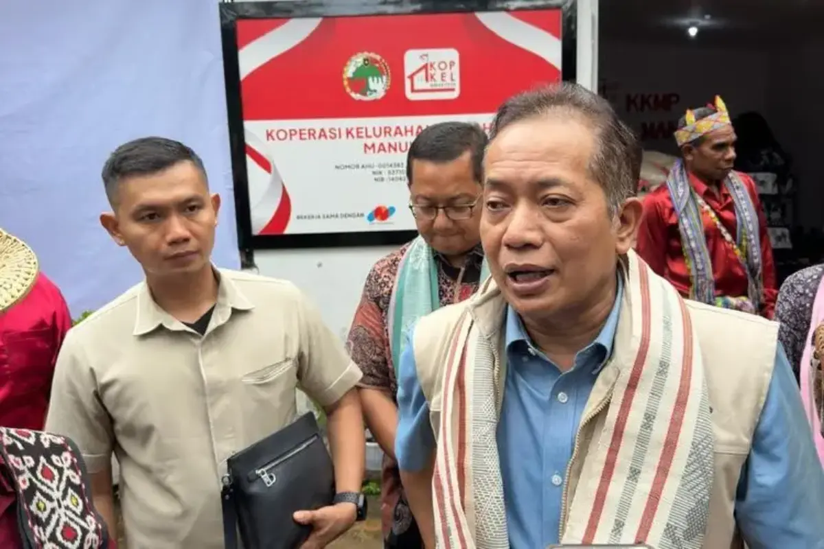 Menteri Koperasi Jadi Anggota Koperasi Merah Putih Di Kupang, Langsung Setor Simpanan Rp 50 Juta Untuk Motivasi