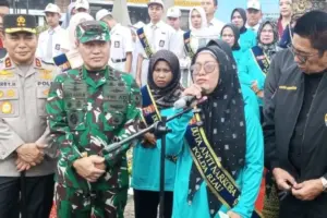 Emak-emak Panipahan Tantang Plt Gubernur Riau Lintasi Jalan “Sakaratul Maut”