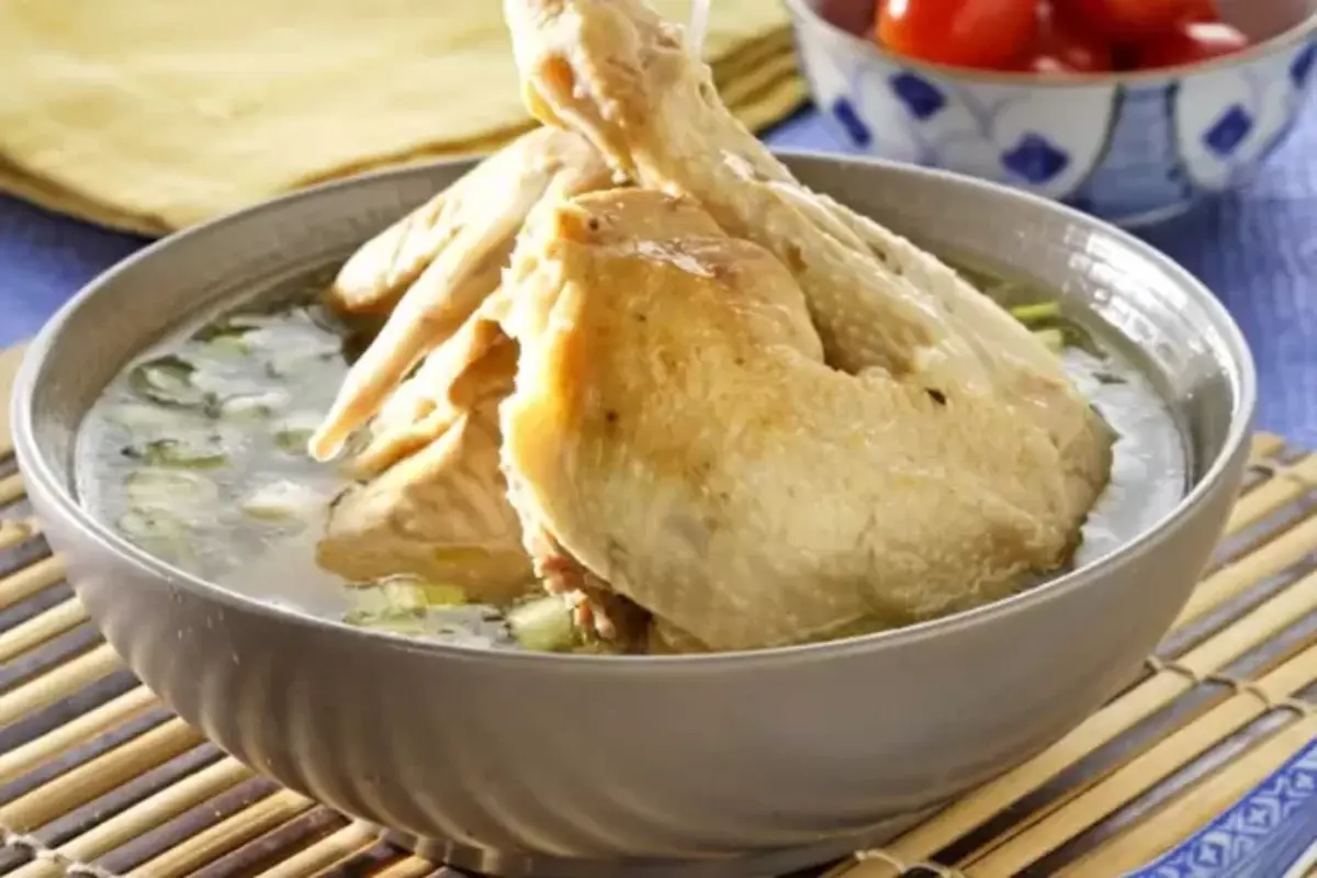 Resep Ayam Rebus Berbumbu Kuah, Gurih Dan Menghangatkan