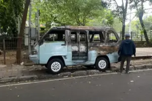 Rebutan Penumpang Berujung Tragis, Sopir Angkot di Tanah Abang Dibakar Teman Sendiri