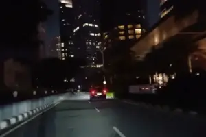 Warge Kaget SCBD Jakarta Tiba-tiba Gelap Saat Pemadaman Lampu Hari Bumi: Enggak Biasa