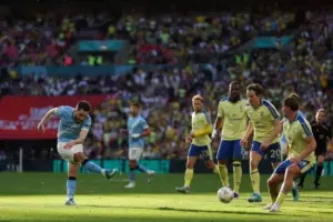 Pep Guardiola Soal Peluang Man City Raih Treble Domestik: Masih Jauh!