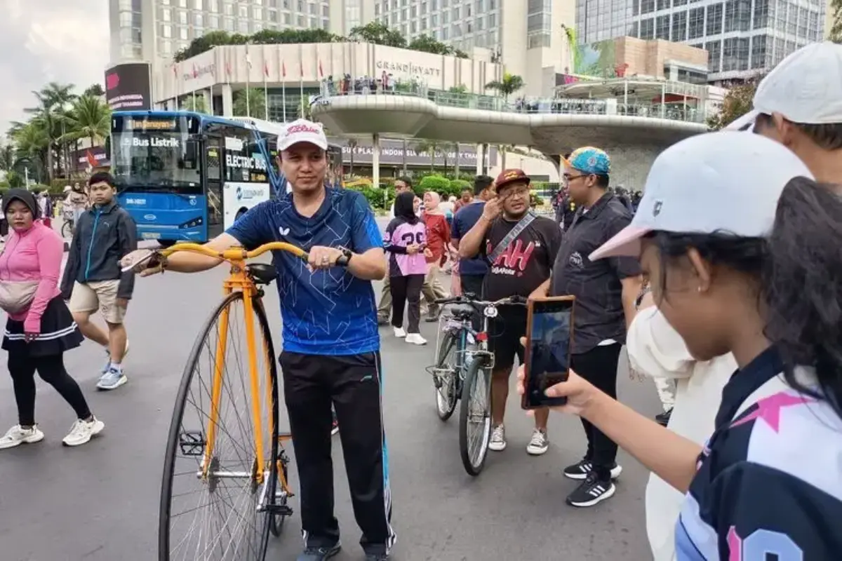 Penny Farthing Curi Perhatian Saat Cfd, Sepeda Klasik Dengan Roda Depan Raksasa