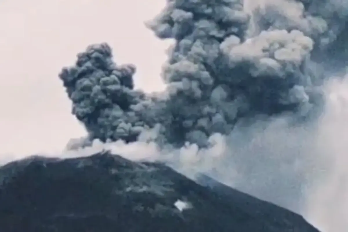 Gunung Lewotobi Meletus Lagi, Tinggi Kolom Abu 1 Kilometer