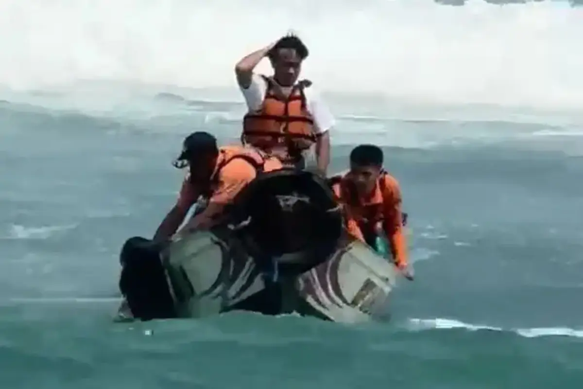 2 Wisatawan Terseret 'rip Current' Di Pantai Sundak, Berhasil Diselamatkan Petugas