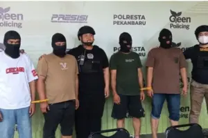 Penarikan Mobil Fortuner di Pekanbaru Berujung Pengeroyokan, 4 Debt Collector Ditangkap