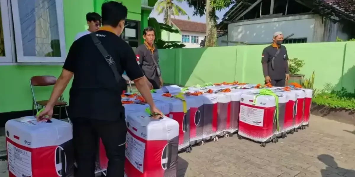 Unik, Jemaah Haji Pacitan Pasang Boneka Hingga Rajutan Agar Koper Tak Tertukar