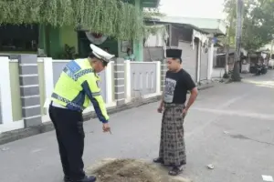 Pengemudi Diduga Lengah, Santri 6 Tahun Tewas Terlindas Mobil di Pamekasan