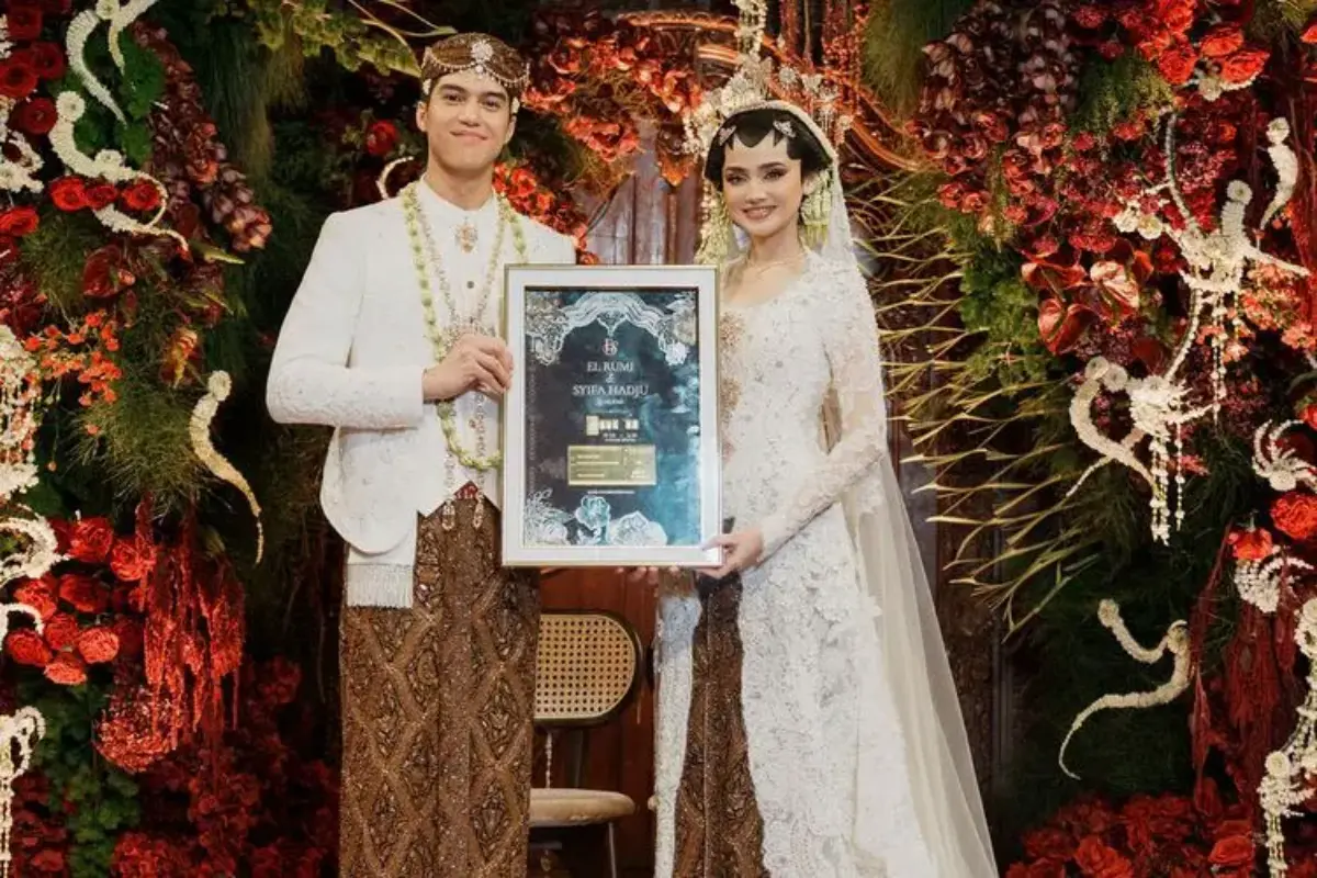 Kental Nuansa Jawa, 5 Fakta Pernikahan El Rumi Dan Syifa Hadju