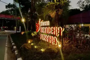 Taman Bendera Pusaka di Jaksel Punya 2 Wajah Aktivitas: Siang Keluarga, Malam Muda-mudi