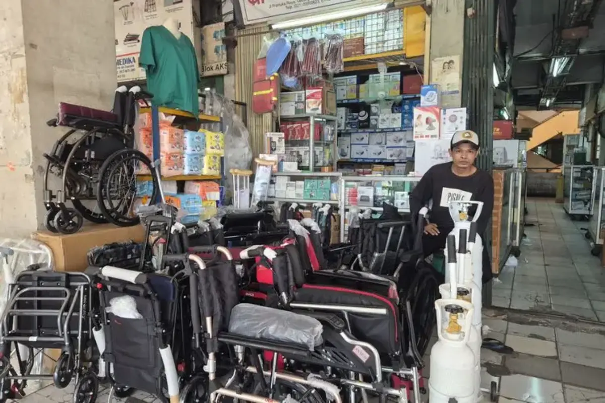 Harga Alat Kesehatan Di Pasar Pramuka Melonjak, Sarung Tangan Paling Signifikan